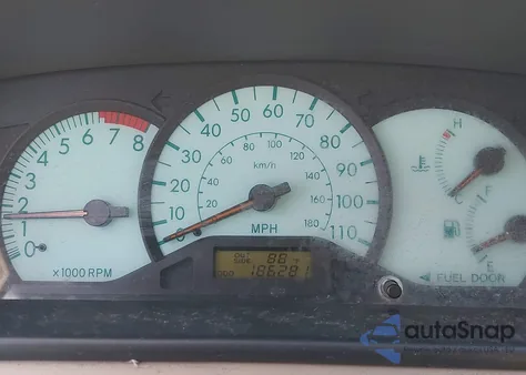 2004 Toyota Corolla Le z USA, uszkodzony, nr VIN 1NXBR38E94Z308066